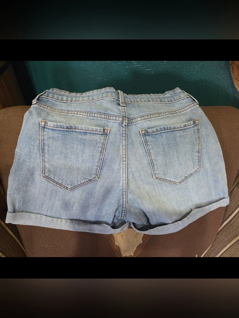 Old Navy Light Blue Denim Button-Fly Cuffed Women's Shorts - Picture 2 of 5